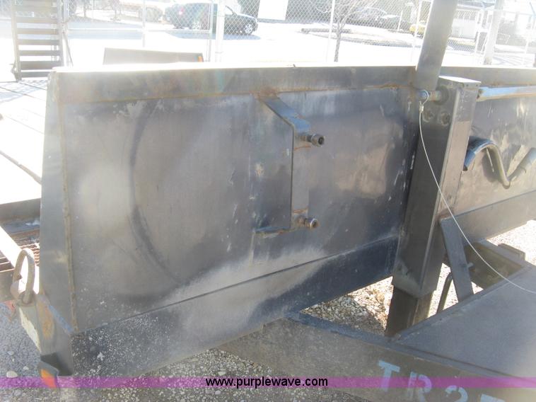 image for item J2965 2006 Travalong equipment trailer