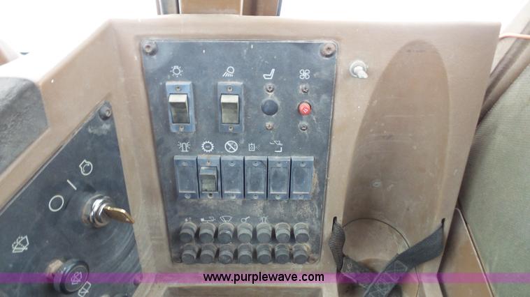 image for item J4636 1997 Caterpillar 938F wheel loader