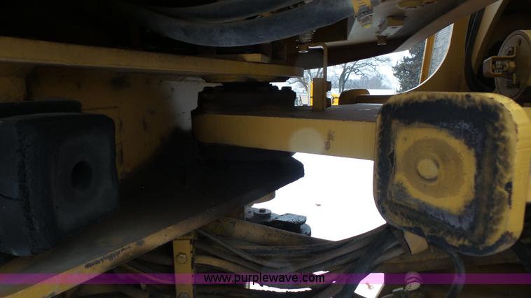 image for item J4636 1997 Caterpillar 938F wheel loader