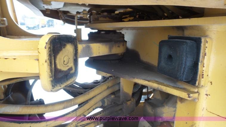 image for item J4636 1997 Caterpillar 938F wheel loader