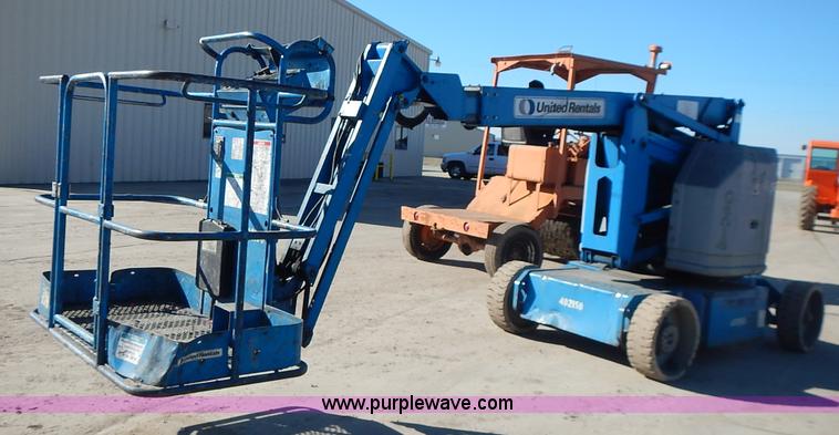 image for item J6301 2002 Genie Z34/22 boom lift