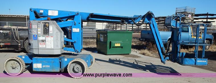 image for item J6301 2002 Genie Z34/22 boom lift