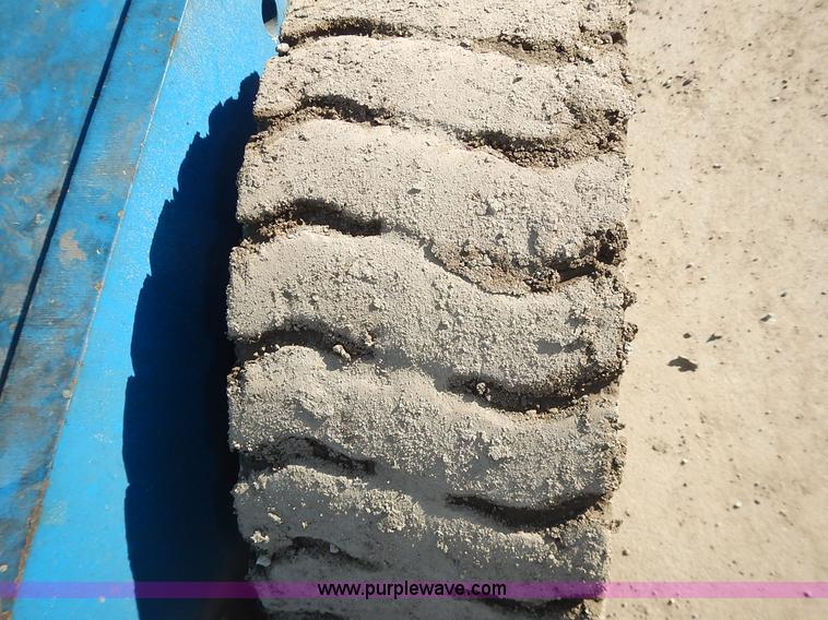 image for item J6301 2002 Genie Z34/22 boom lift