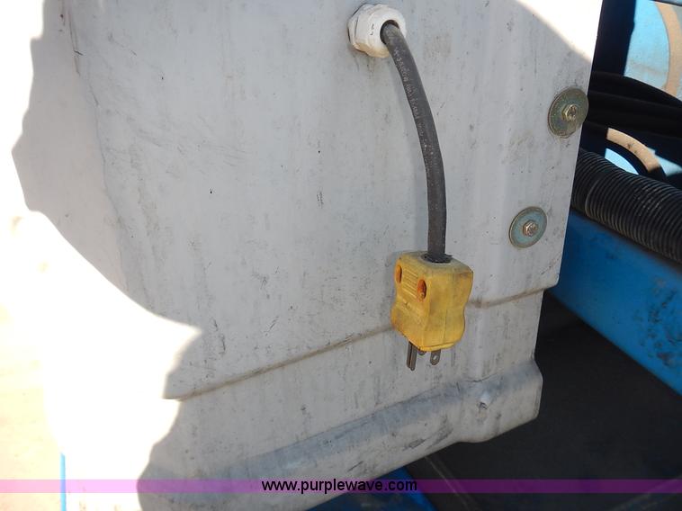 image for item J6301 2002 Genie Z34/22 boom lift