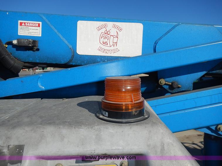 image for item J6301 2002 Genie Z34/22 boom lift