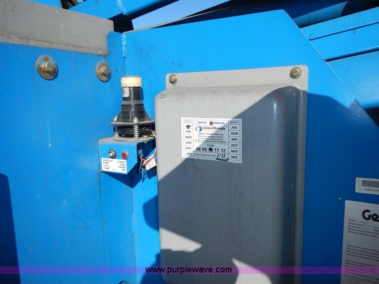 image for item J6301 2002 Genie Z34/22 boom lift