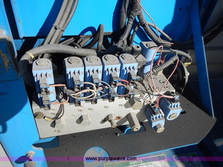 image for item J6301 2002 Genie Z34/22 boom lift