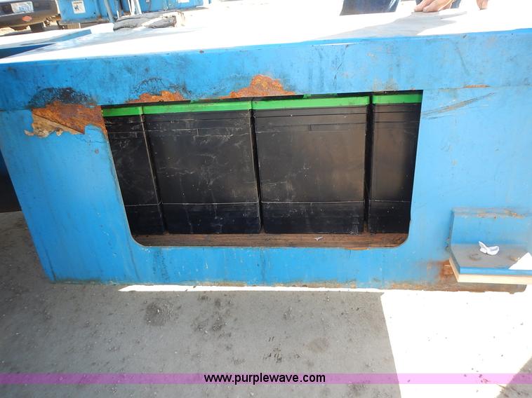 image for item J6301 2002 Genie Z34/22 boom lift