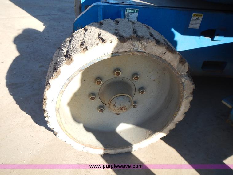 image for item J6301 2002 Genie Z34/22 boom lift