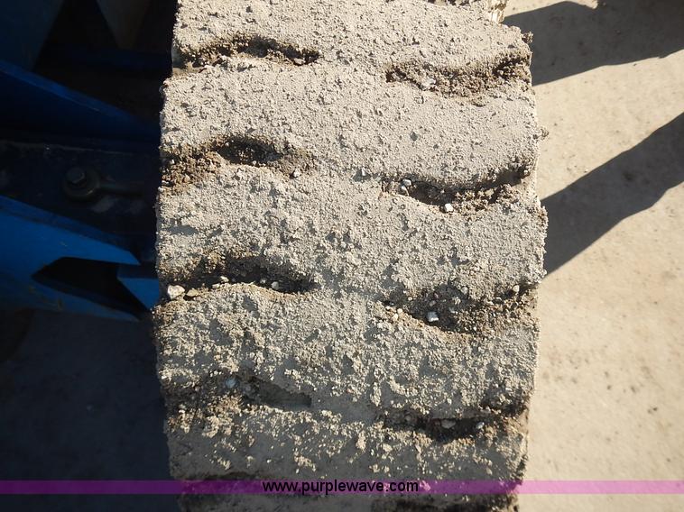 image for item J6301 2002 Genie Z34/22 boom lift