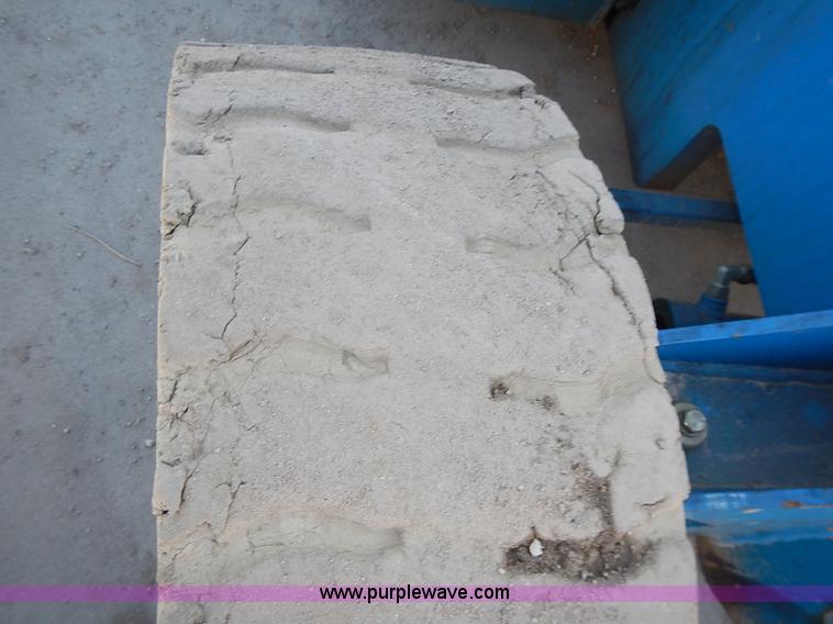 image for item J6301 2002 Genie Z34/22 boom lift