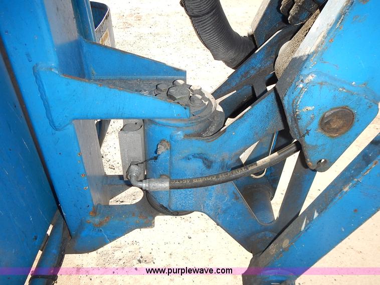 image for item J6301 2002 Genie Z34/22 boom lift