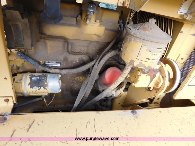 image for item J7393 Caterpillar PS-130 pneumatic roller