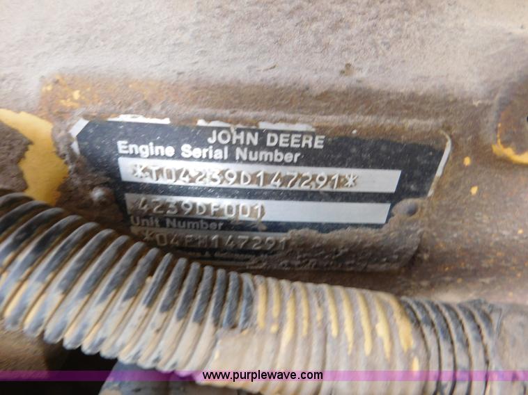 image for item J7393 Caterpillar PS-130 pneumatic roller