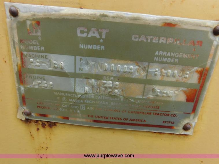 image for item J7393 Caterpillar PS-130 pneumatic roller