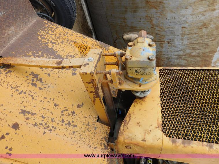 image for item J7397 1973 Broce C broom