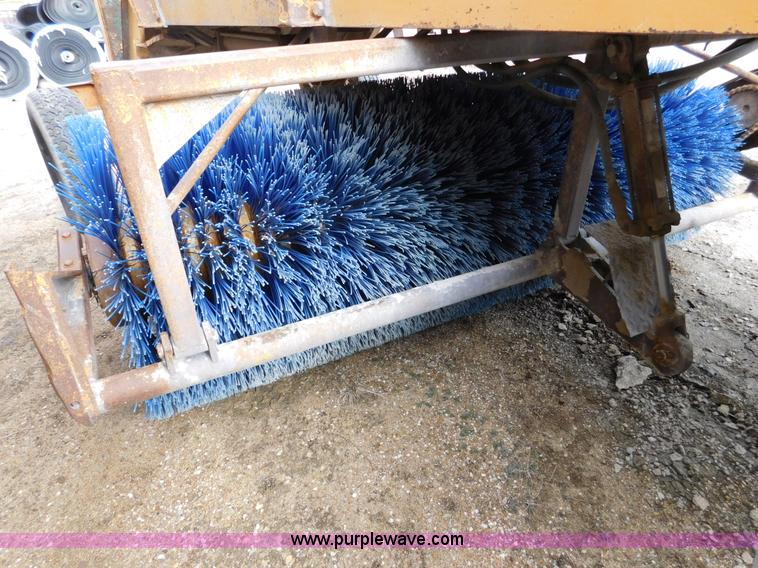 image for item J7397 1973 Broce C broom