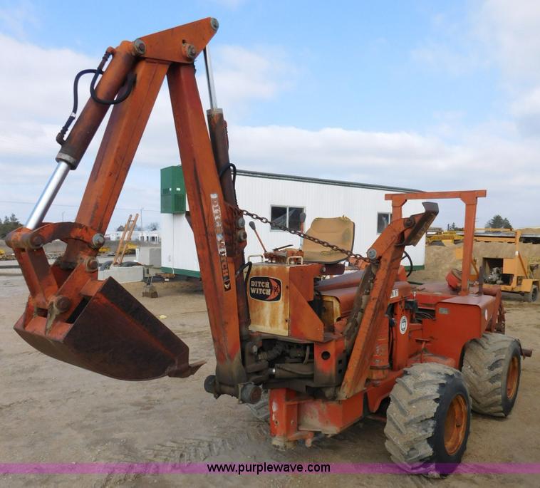 image for item J7404 1977 Ditch Witch R65G-2 trencher