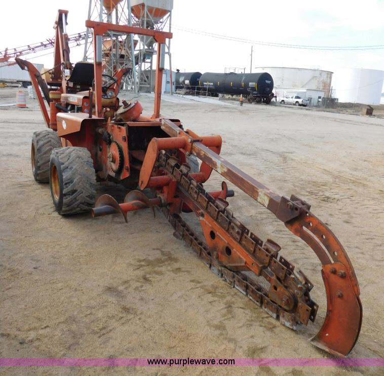 image for item J7404 1977 Ditch Witch R65G-2 trencher