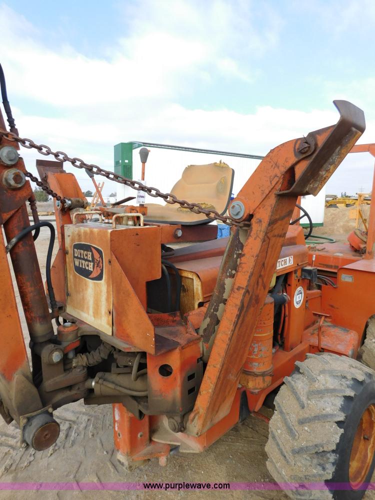 image for item J7404 1977 Ditch Witch R65G-2 trencher