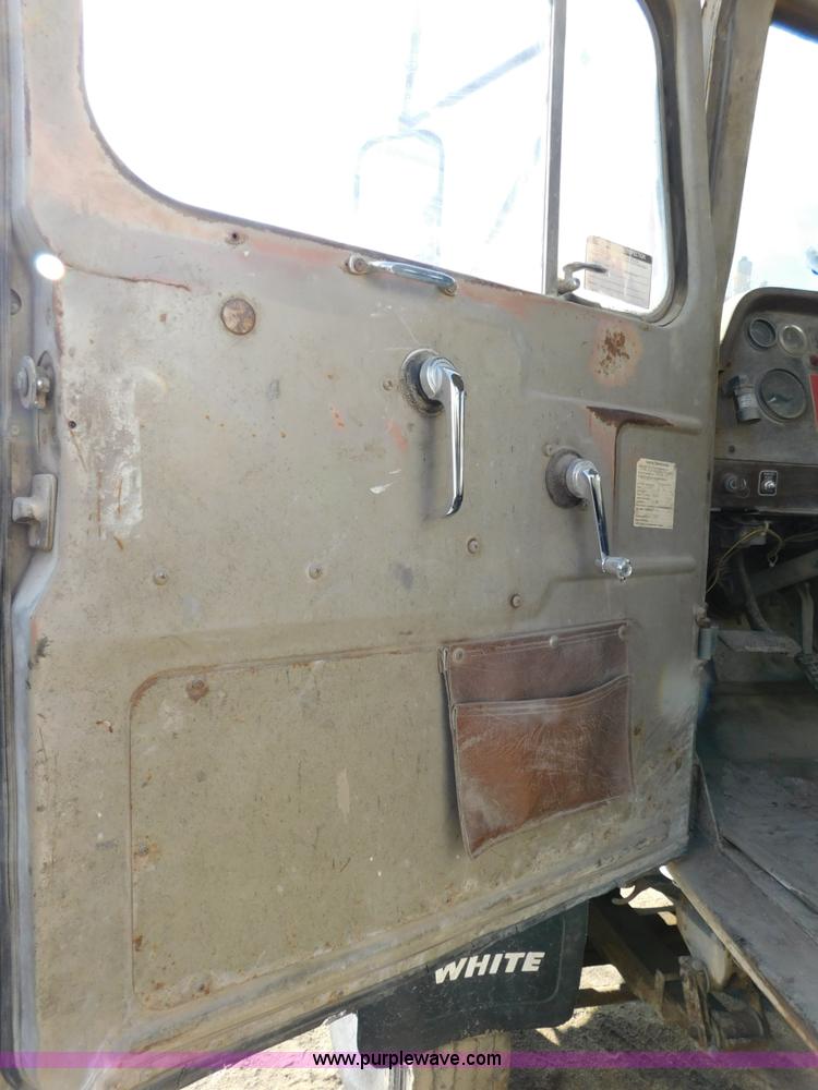 image for item J7406 1975 White Western Star ready mix truck