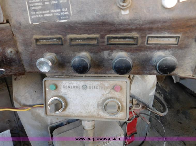 image for item J7406 1975 White Western Star ready mix truck