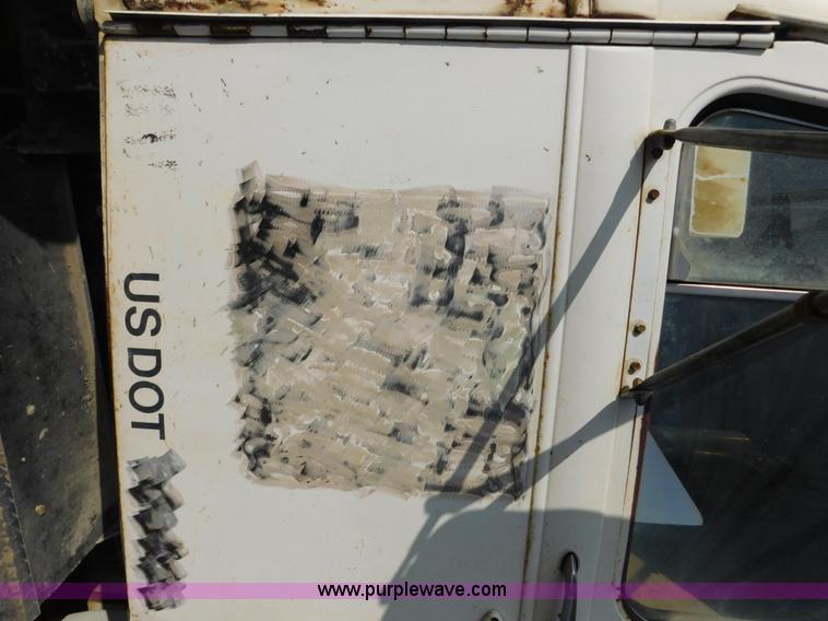 image for item J7406 1975 White Western Star ready mix truck