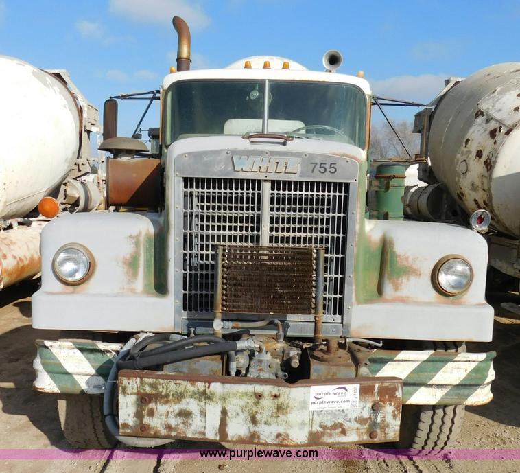 image for item J7407 1975 White Western Star ready mix truck