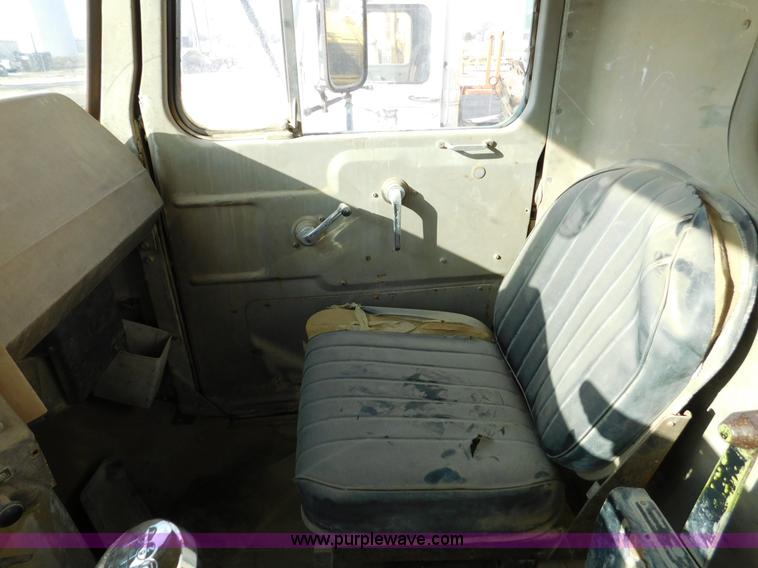 image for item J7407 1975 White Western Star ready mix truck