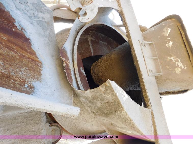 image for item J7407 1975 White Western Star ready mix truck