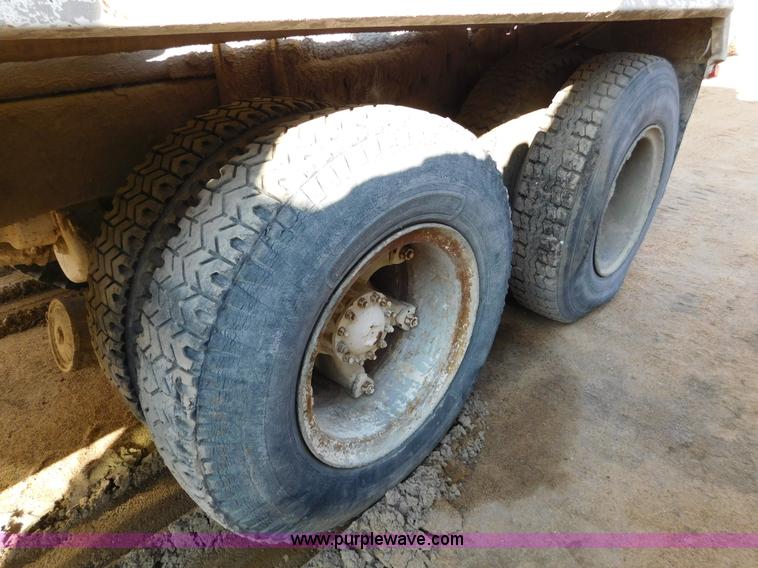 image for item J7407 1975 White Western Star ready mix truck