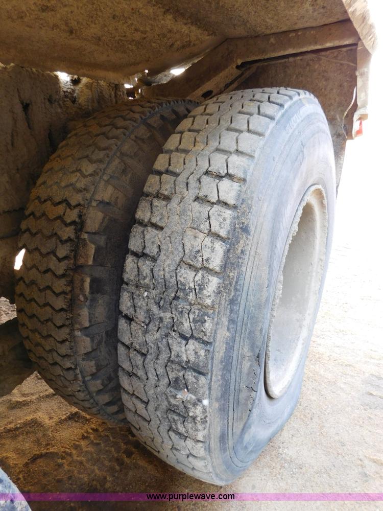 image for item J7407 1975 White Western Star ready mix truck