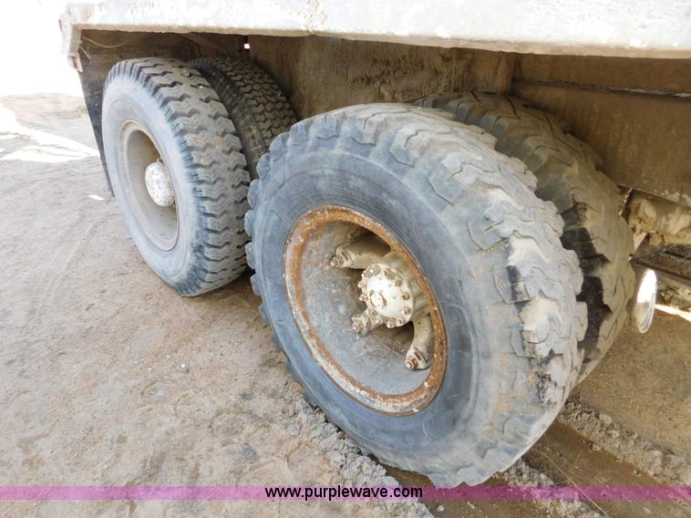 image for item J7407 1975 White Western Star ready mix truck