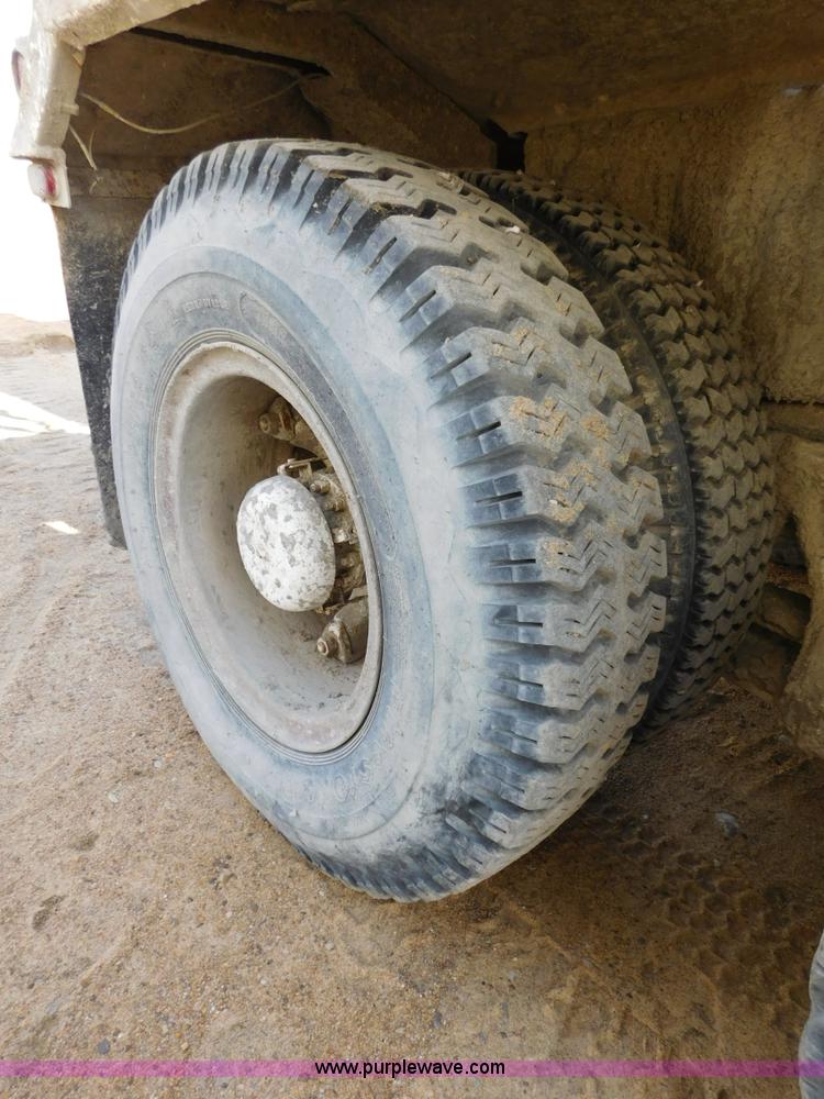 image for item J7407 1975 White Western Star ready mix truck