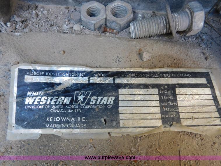 image for item J7407 1975 White Western Star ready mix truck