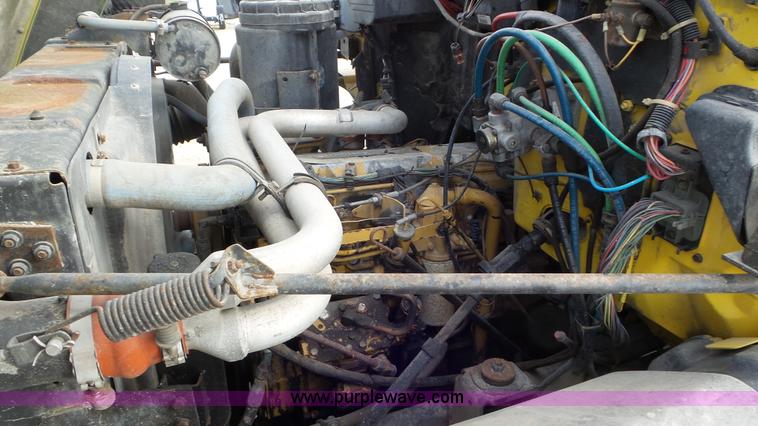 image for item J8372 1991 GMC TopKick bucket truck