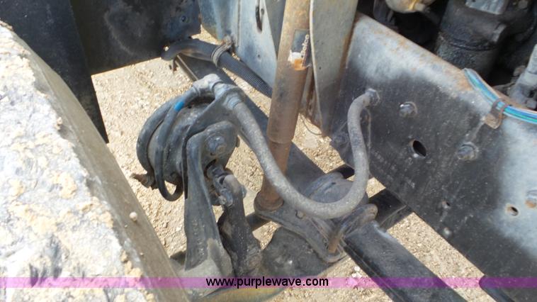 image for item J8372 1991 GMC TopKick bucket truck