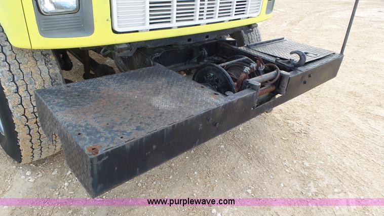 image for item J8372 1991 GMC TopKick bucket truck