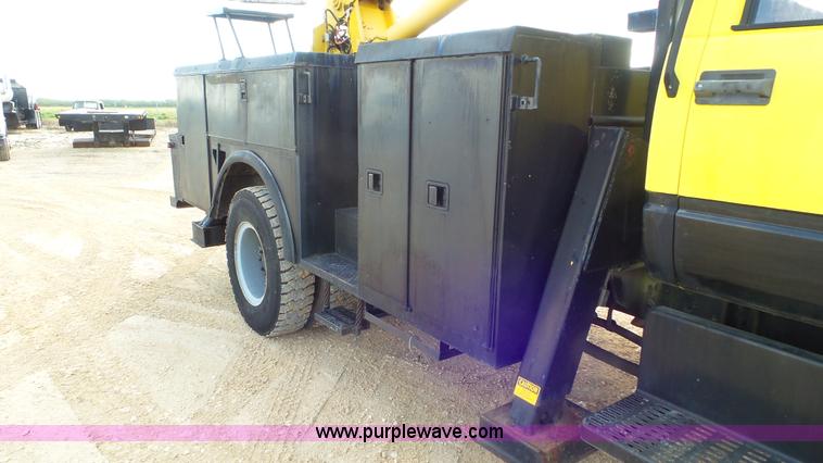 image for item J8372 1991 GMC TopKick bucket truck