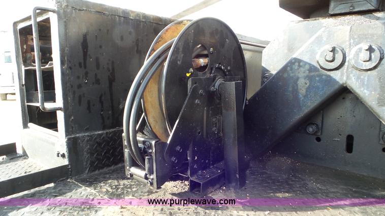 image for item J8372 1991 GMC TopKick bucket truck