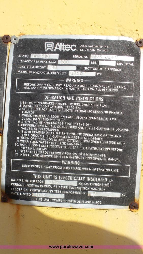 image for item J8372 1991 GMC TopKick bucket truck