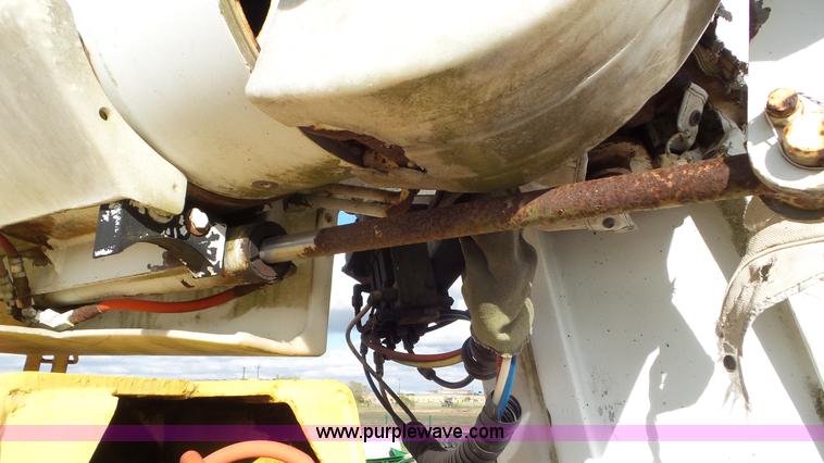 image for item J8372 1991 GMC TopKick bucket truck