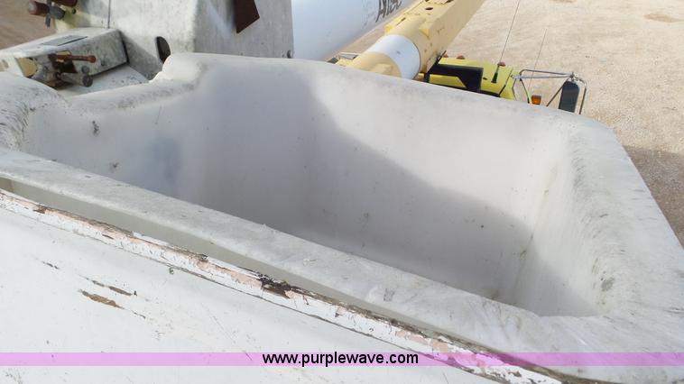 image for item J8372 1991 GMC TopKick bucket truck