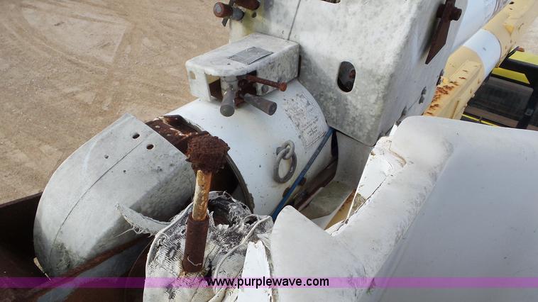 image for item J8372 1991 GMC TopKick bucket truck