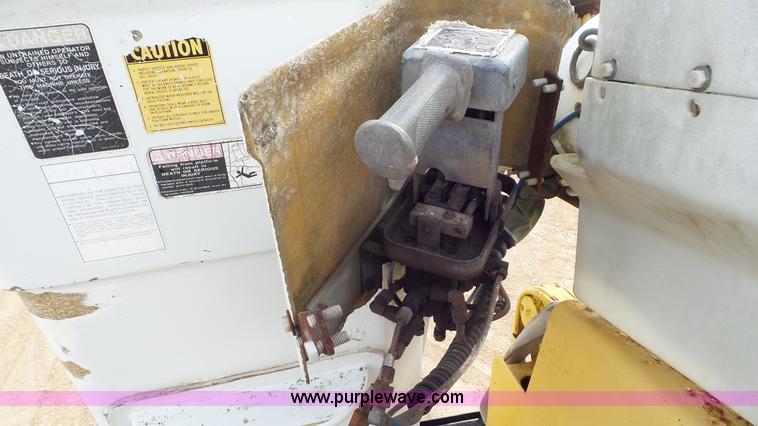 image for item J8372 1991 GMC TopKick bucket truck