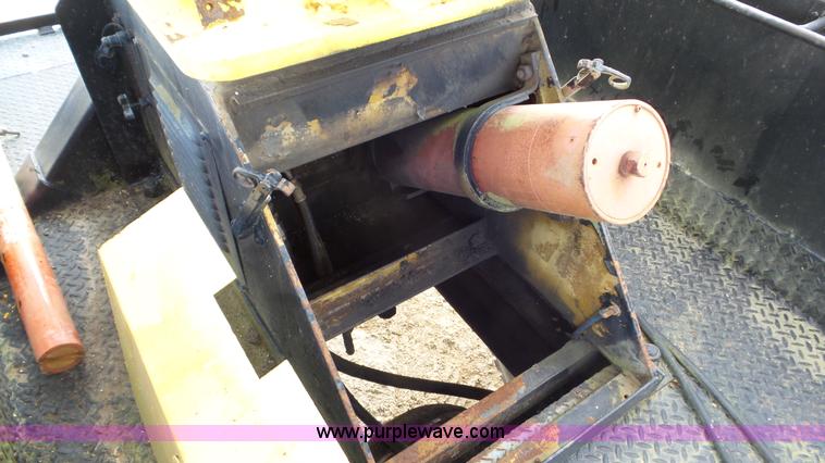 image for item J8372 1991 GMC TopKick bucket truck