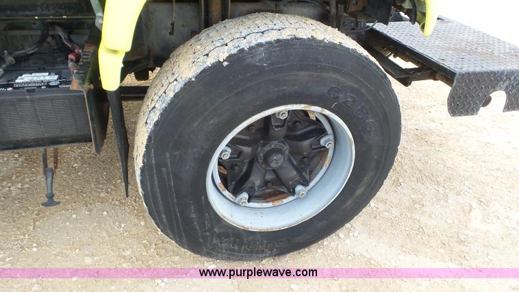 image for item J8372 1991 GMC TopKick bucket truck