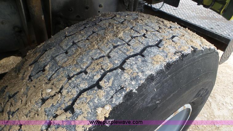 image for item J8372 1991 GMC TopKick bucket truck