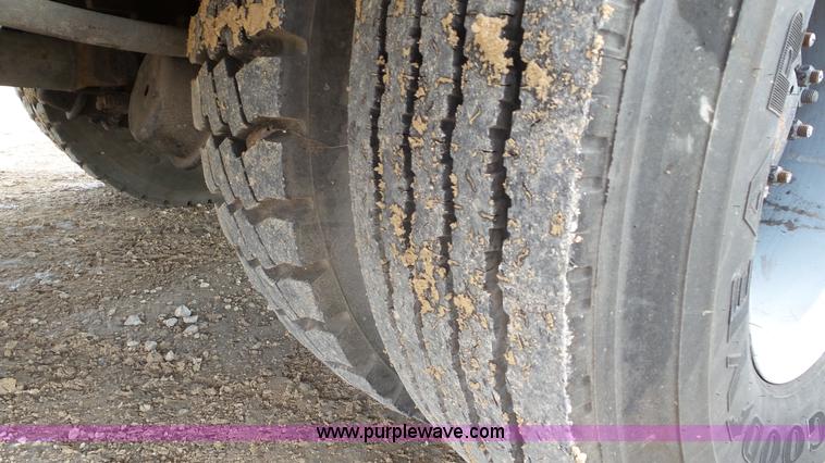 image for item J8372 1991 GMC TopKick bucket truck