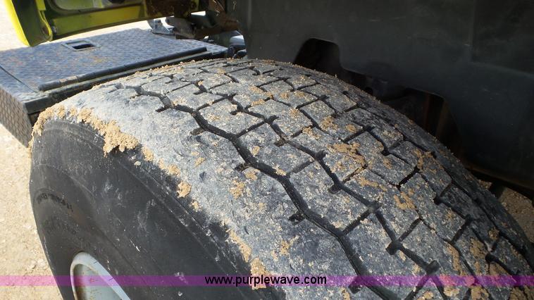 image for item J8372 1991 GMC TopKick bucket truck